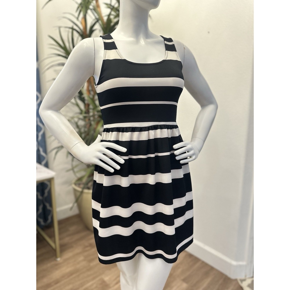 Macys Tank Mini Dress Sz L Black White Stripe Sleeveless Cocktail Wedding Guest
